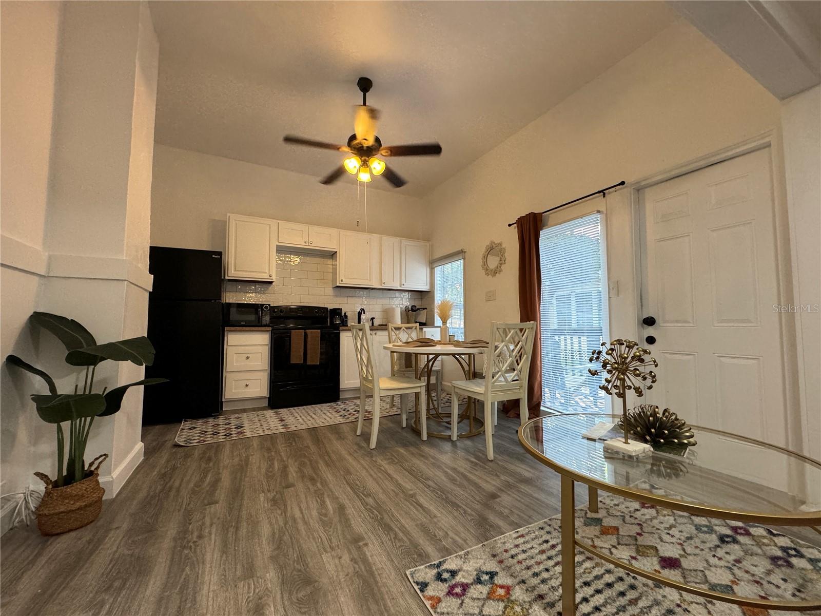 609 W AZEELE ST, TAMPA, FL, 33606