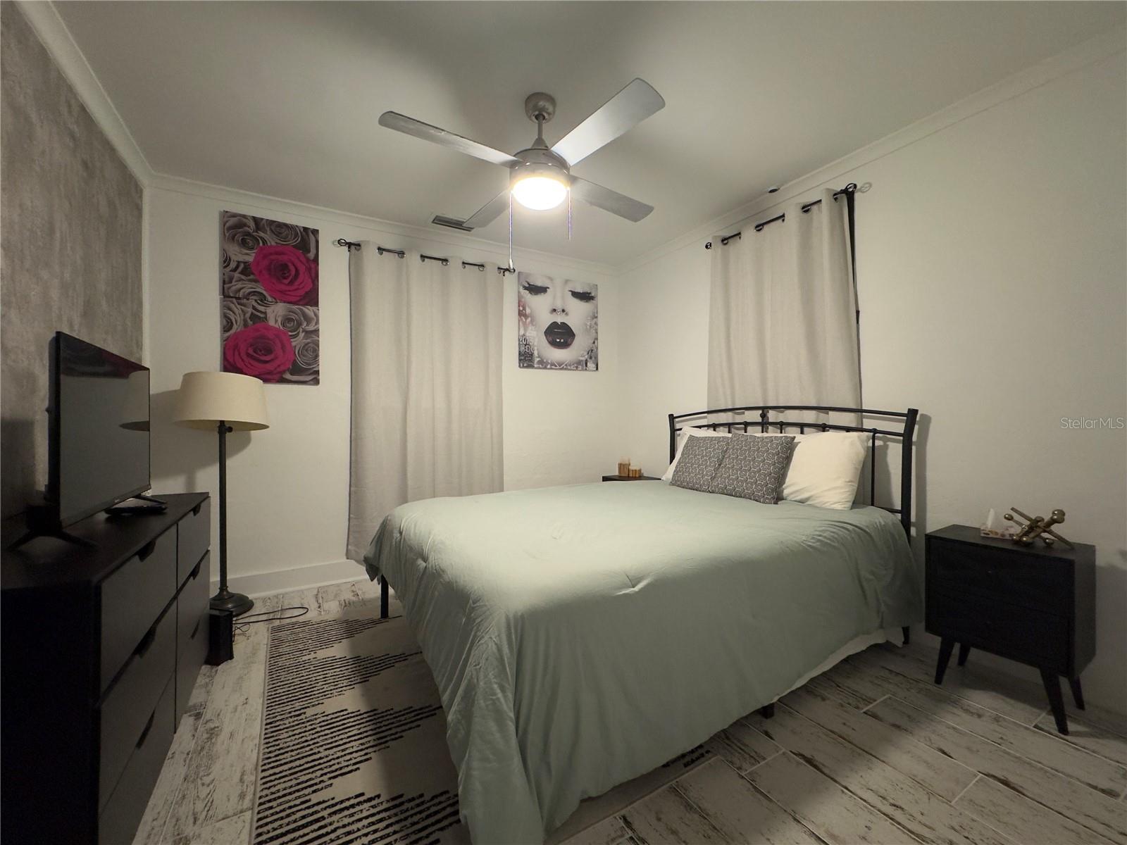 609 W AZEELE ST, TAMPA, FL, 33606