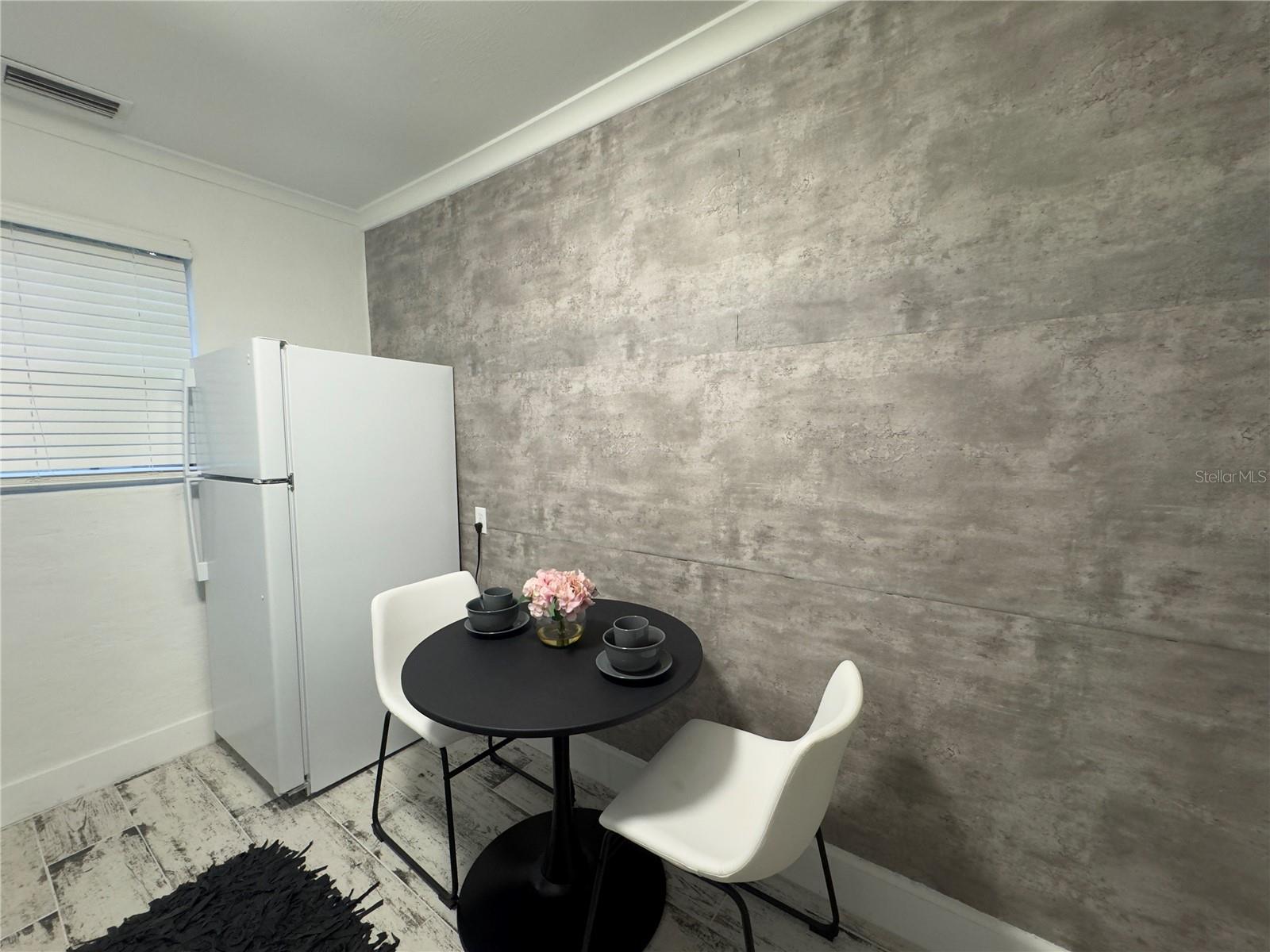 609 W AZEELE ST, TAMPA, FL, 33606