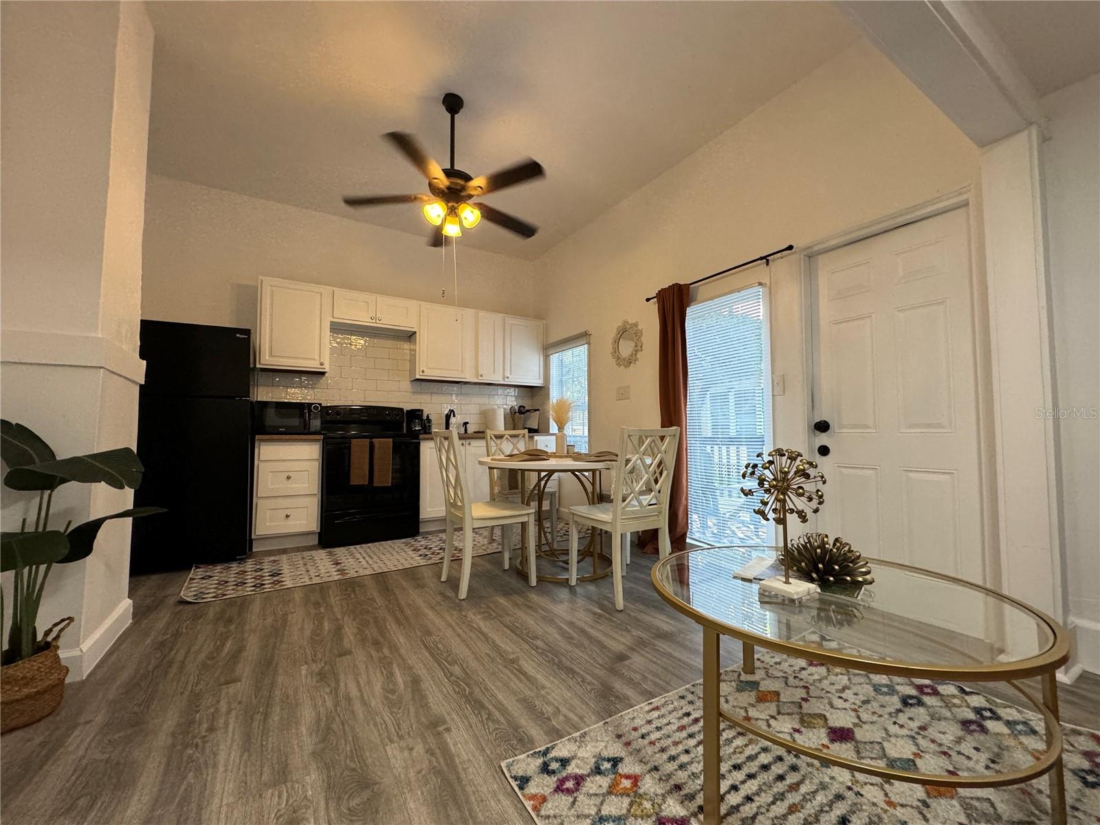 609 W AZEELE ST, TAMPA, FL, 33606