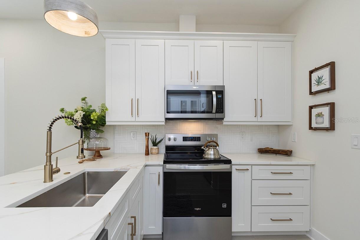 8103 N KLONDYKE ST, TAMPA, FL, 33604