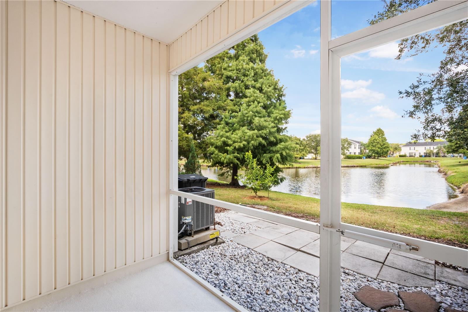 12429 COUNTRY WHITE CIR, TAMPA, FL, 33635