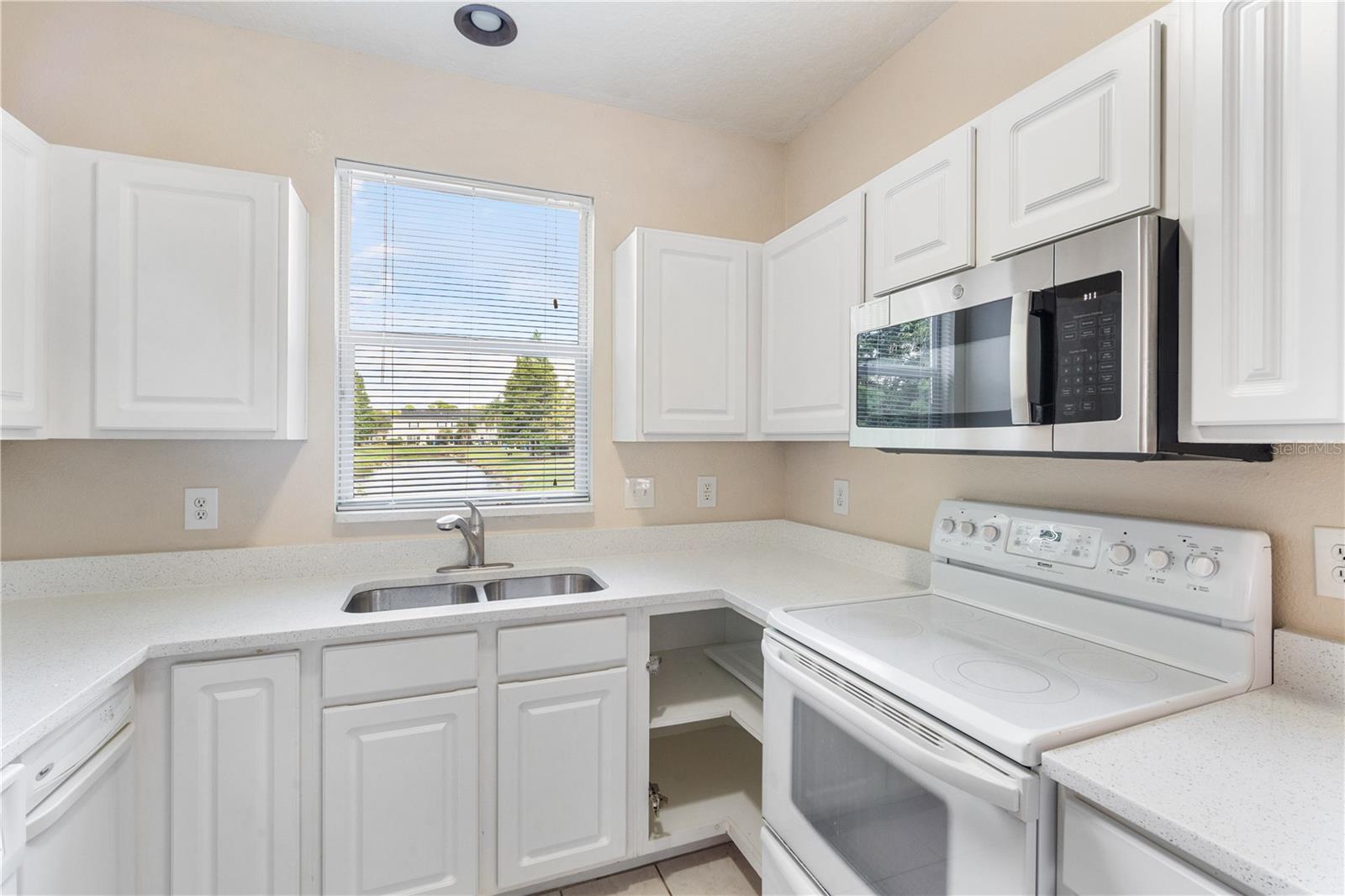 12429 COUNTRY WHITE CIR, TAMPA, FL, 33635