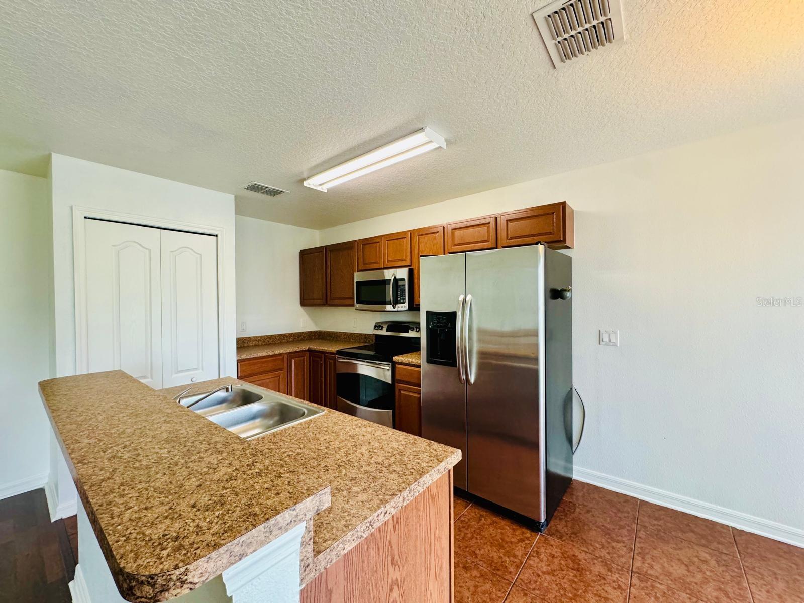 4518 ASHBURN SQUARE DR, TAMPA, FL, 33610