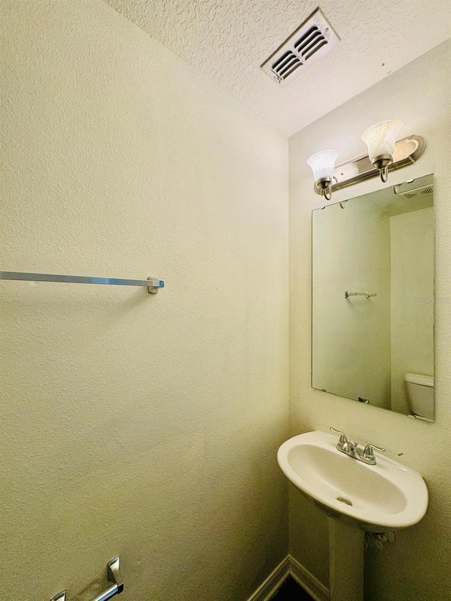 4518 ASHBURN SQUARE DR, TAMPA, FL, 33610