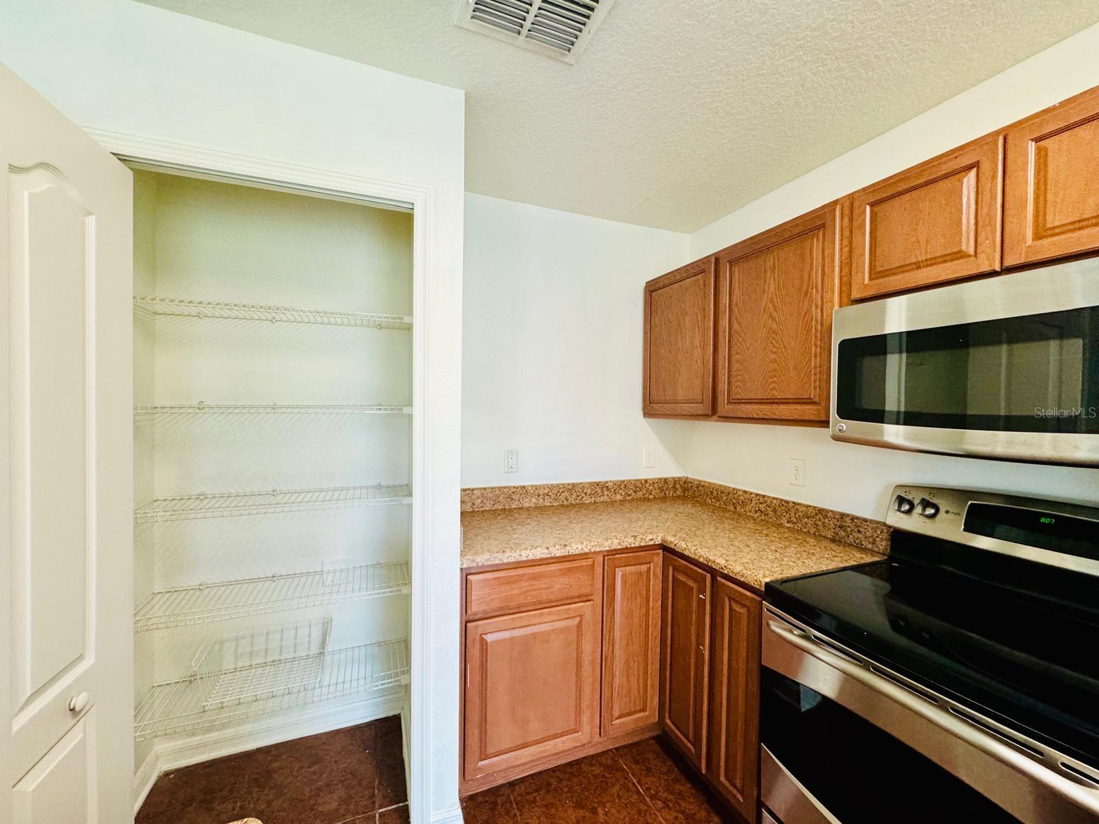 4518 ASHBURN SQUARE DR, TAMPA, FL, 33610