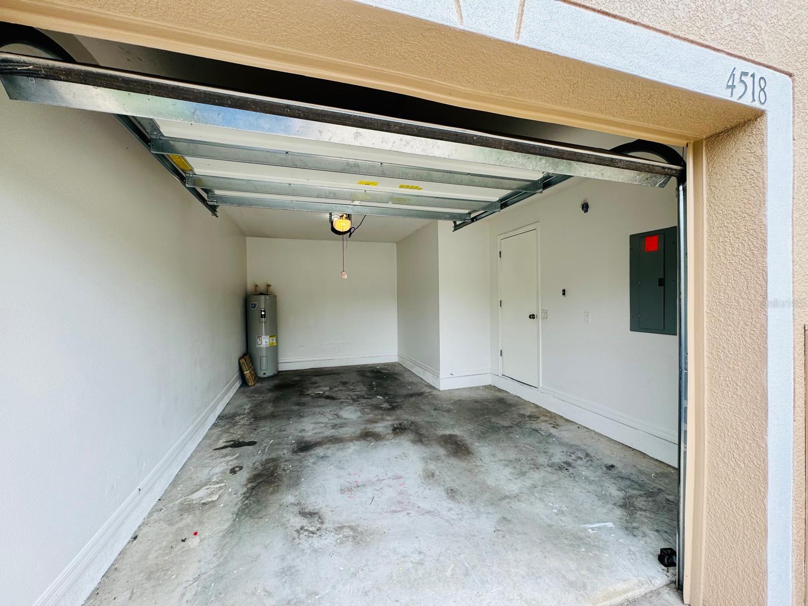 4518 ASHBURN SQUARE DR, TAMPA, FL, 33610