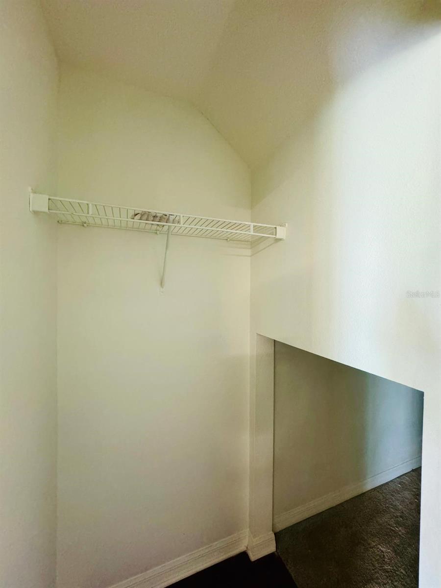 4518 ASHBURN SQUARE DR, TAMPA, FL, 33610