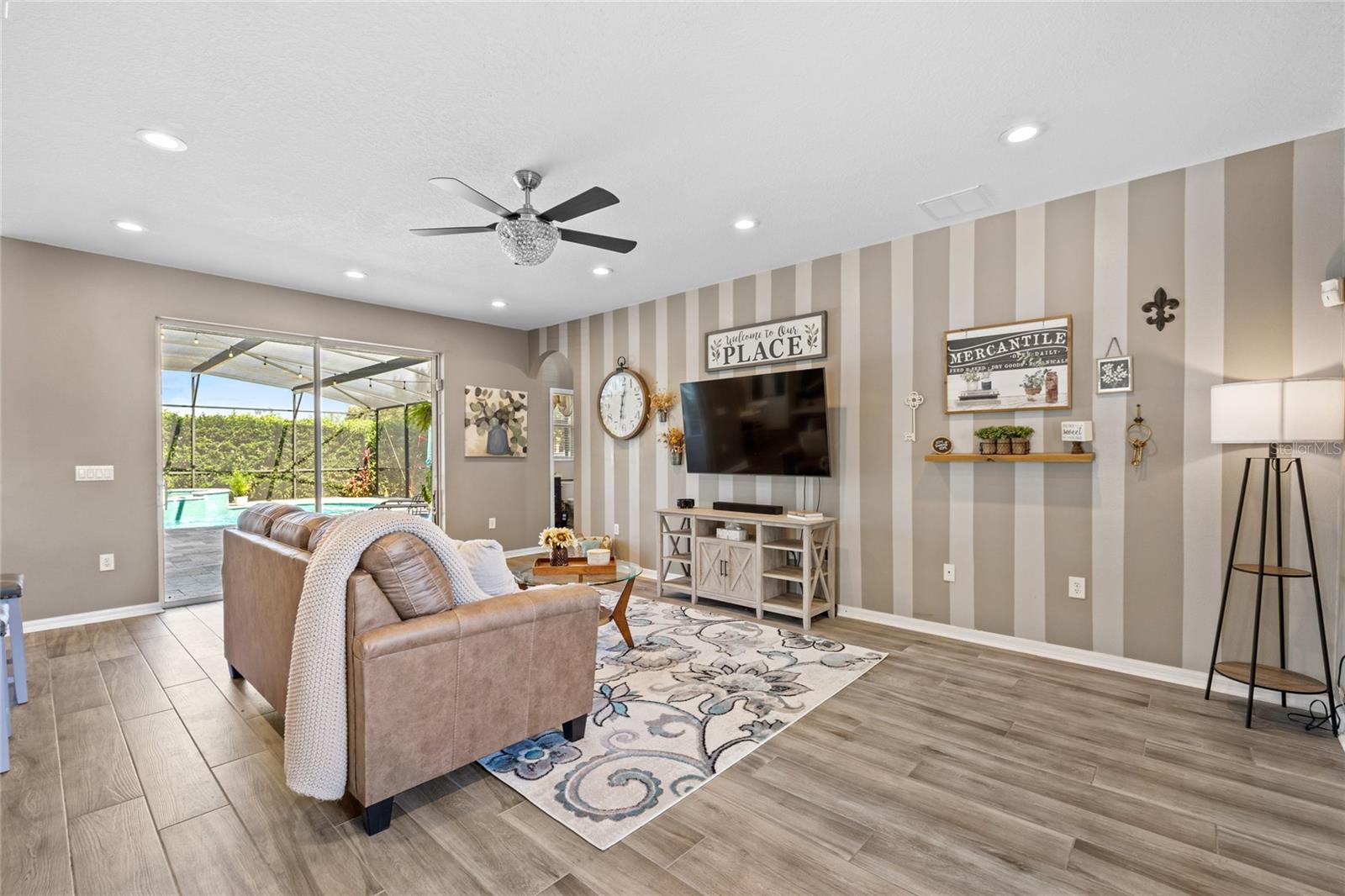 831 LOST GROVE CIR, WINTER GARDEN, FL, 34787