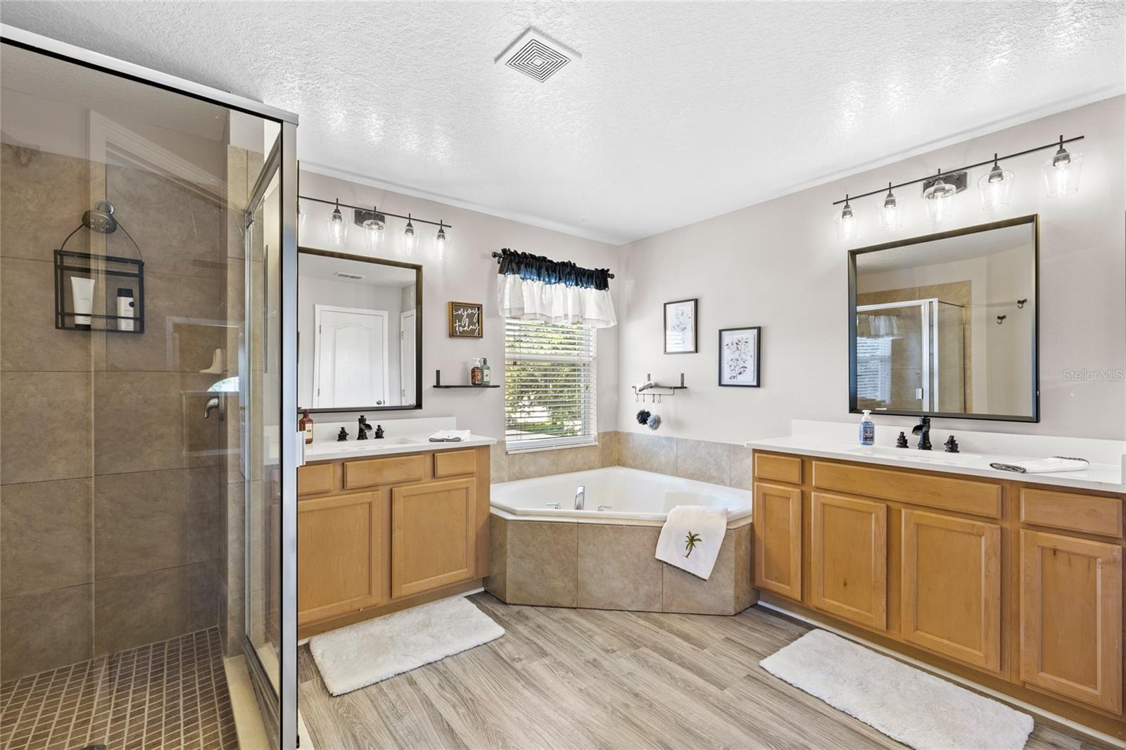 831 LOST GROVE CIR, WINTER GARDEN, FL, 34787