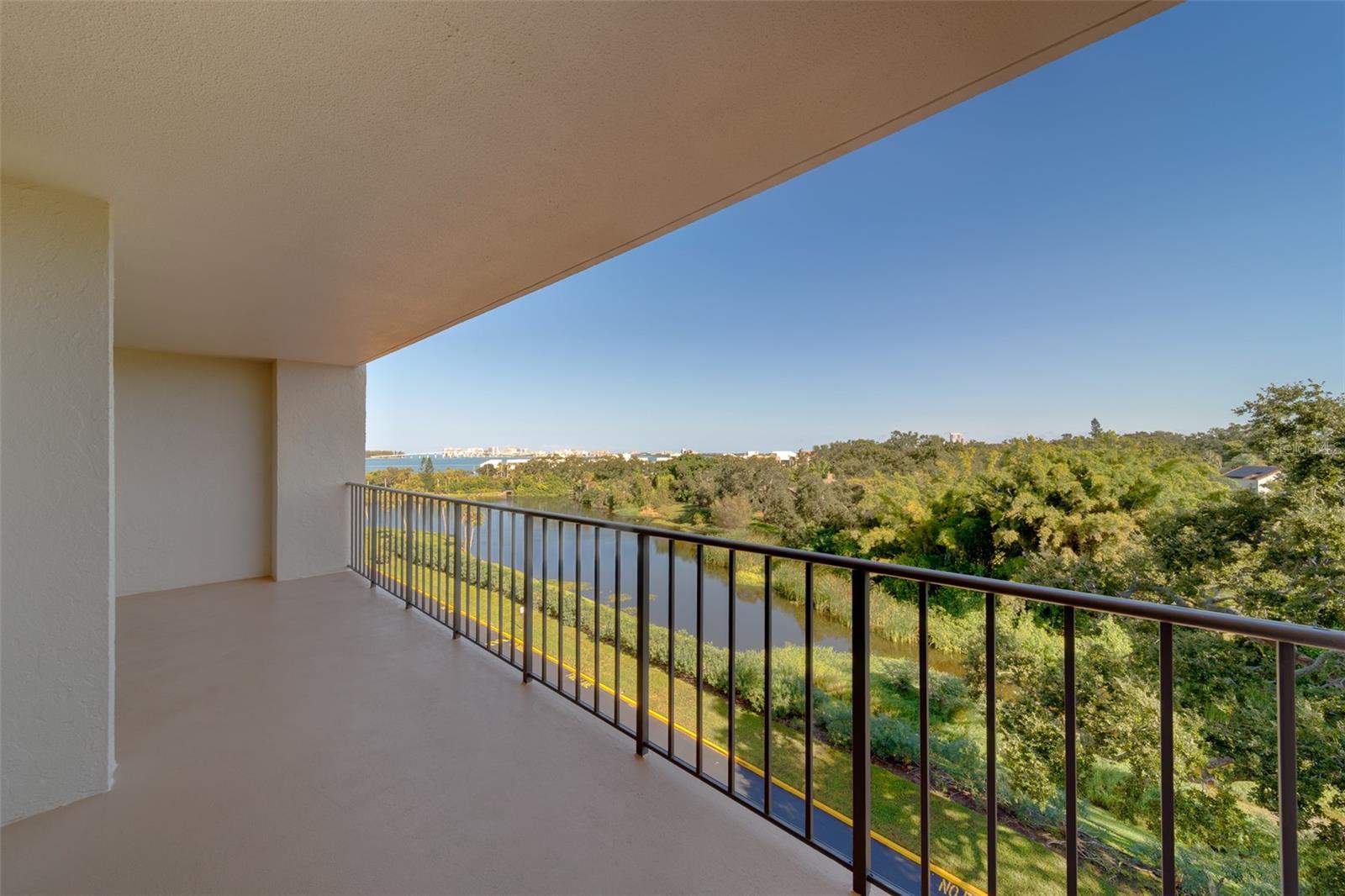 220 BELLEVIEW BLVD #504, BELLEAIR, FL, 33756