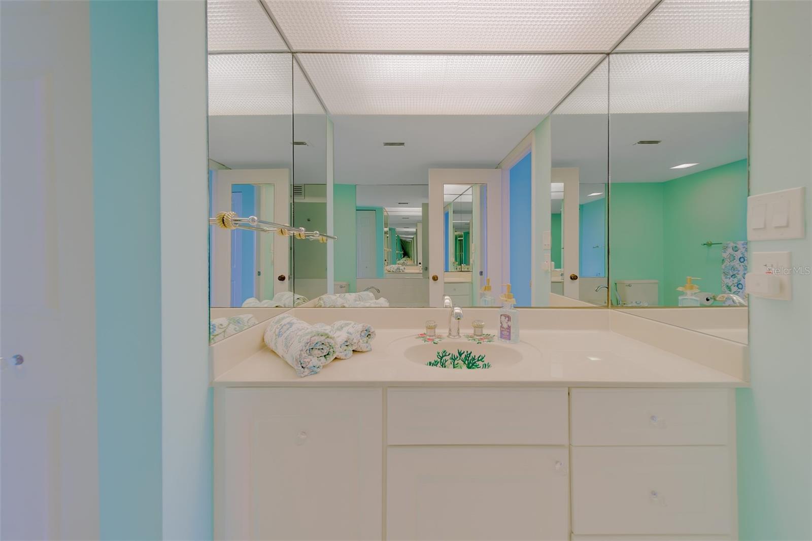 220 BELLEVIEW BLVD #504, BELLEAIR, FL, 33756