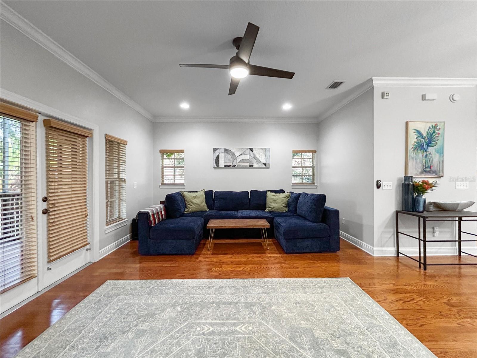 254 VALENCIA CIR, ST PETERSBURG, FL, 33716