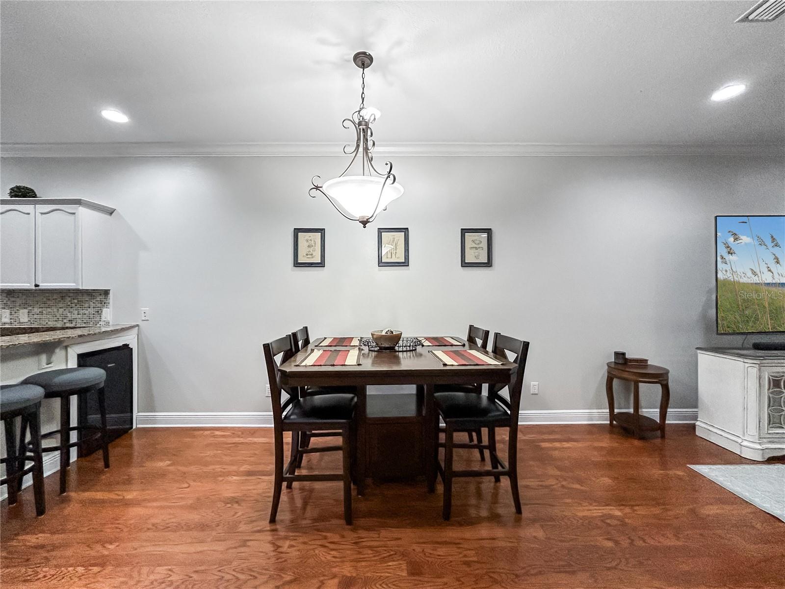 254 VALENCIA CIR, ST PETERSBURG, FL, 33716