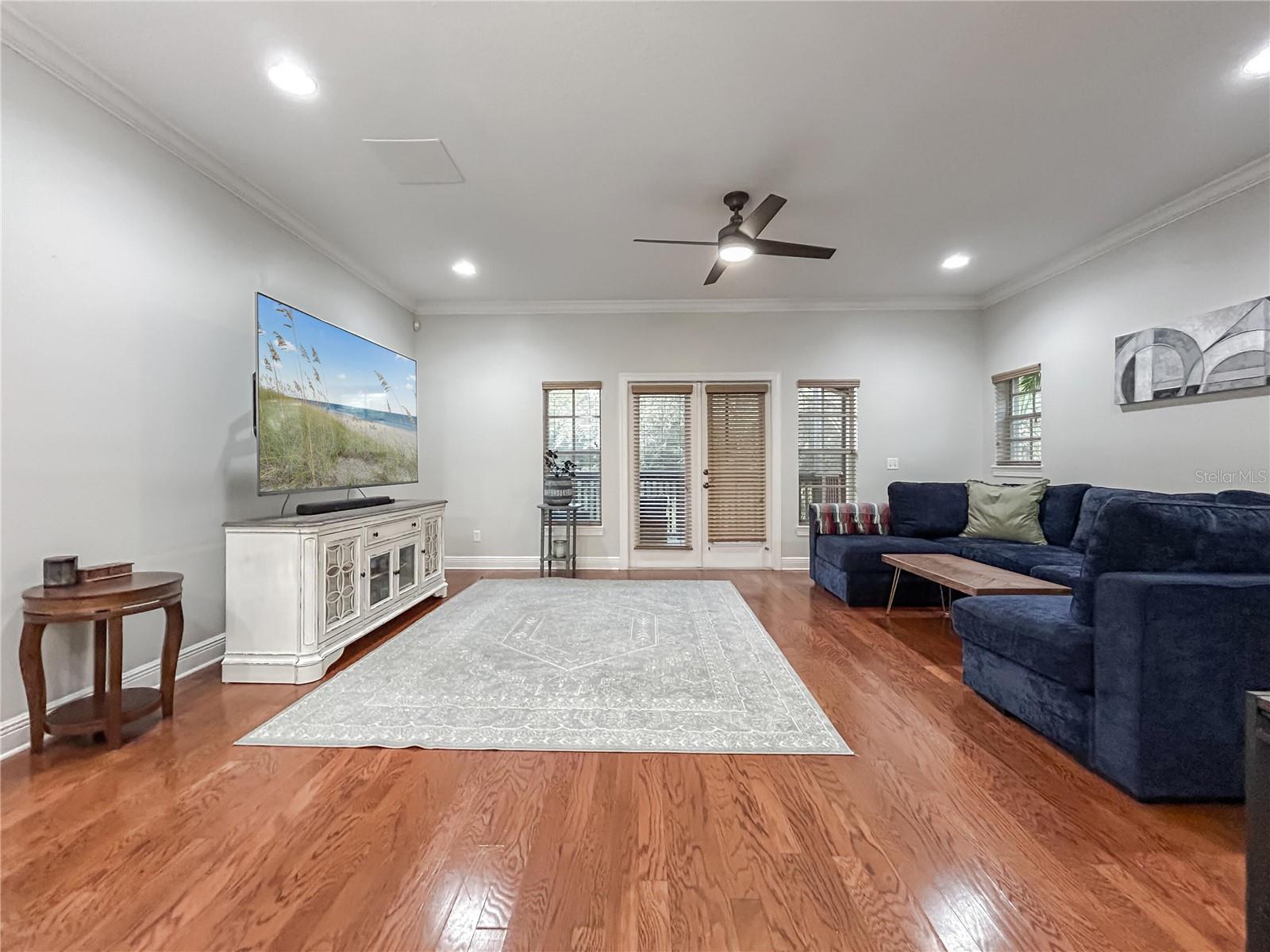 254 VALENCIA CIR, ST PETERSBURG, FL, 33716