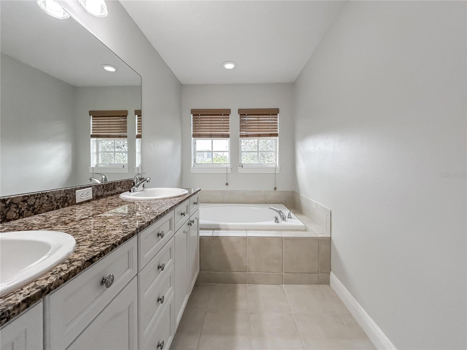 254 VALENCIA CIR, ST PETERSBURG, FL, 33716