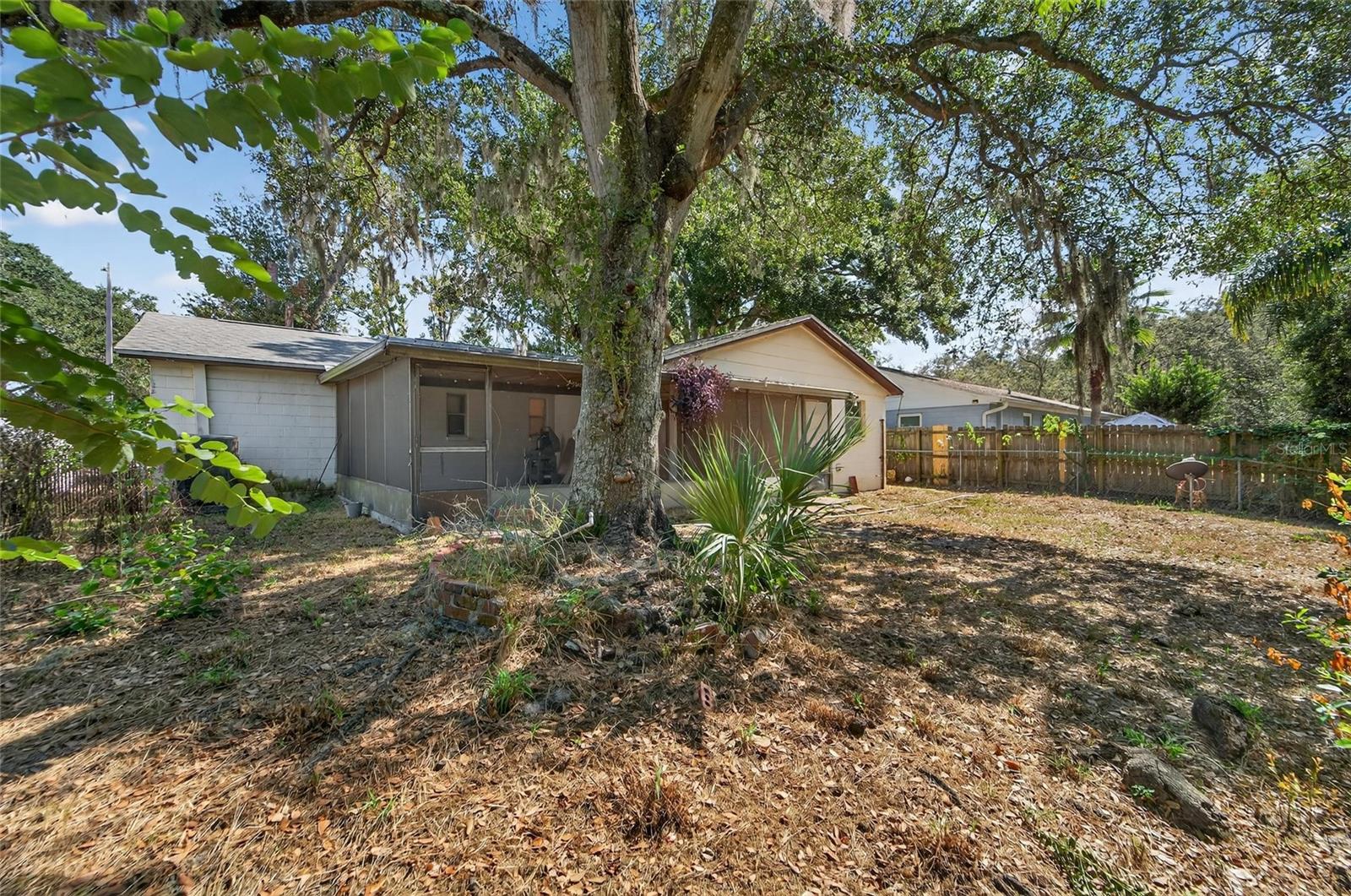 1712 VILLAGE CT, BRANDON, FL, 33511