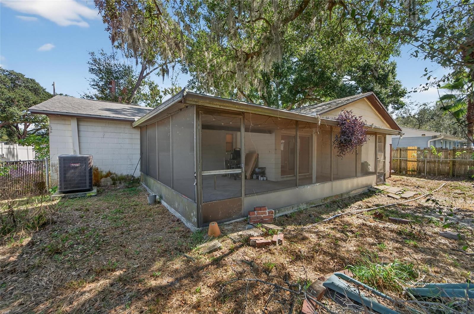 1712 VILLAGE CT, BRANDON, FL, 33511