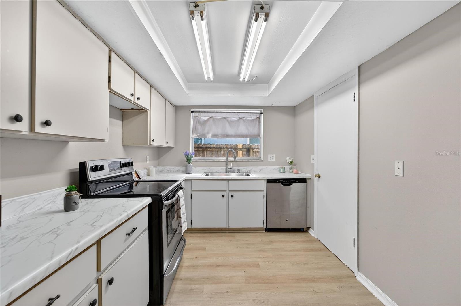 1712 VILLAGE CT, BRANDON, FL, 33511