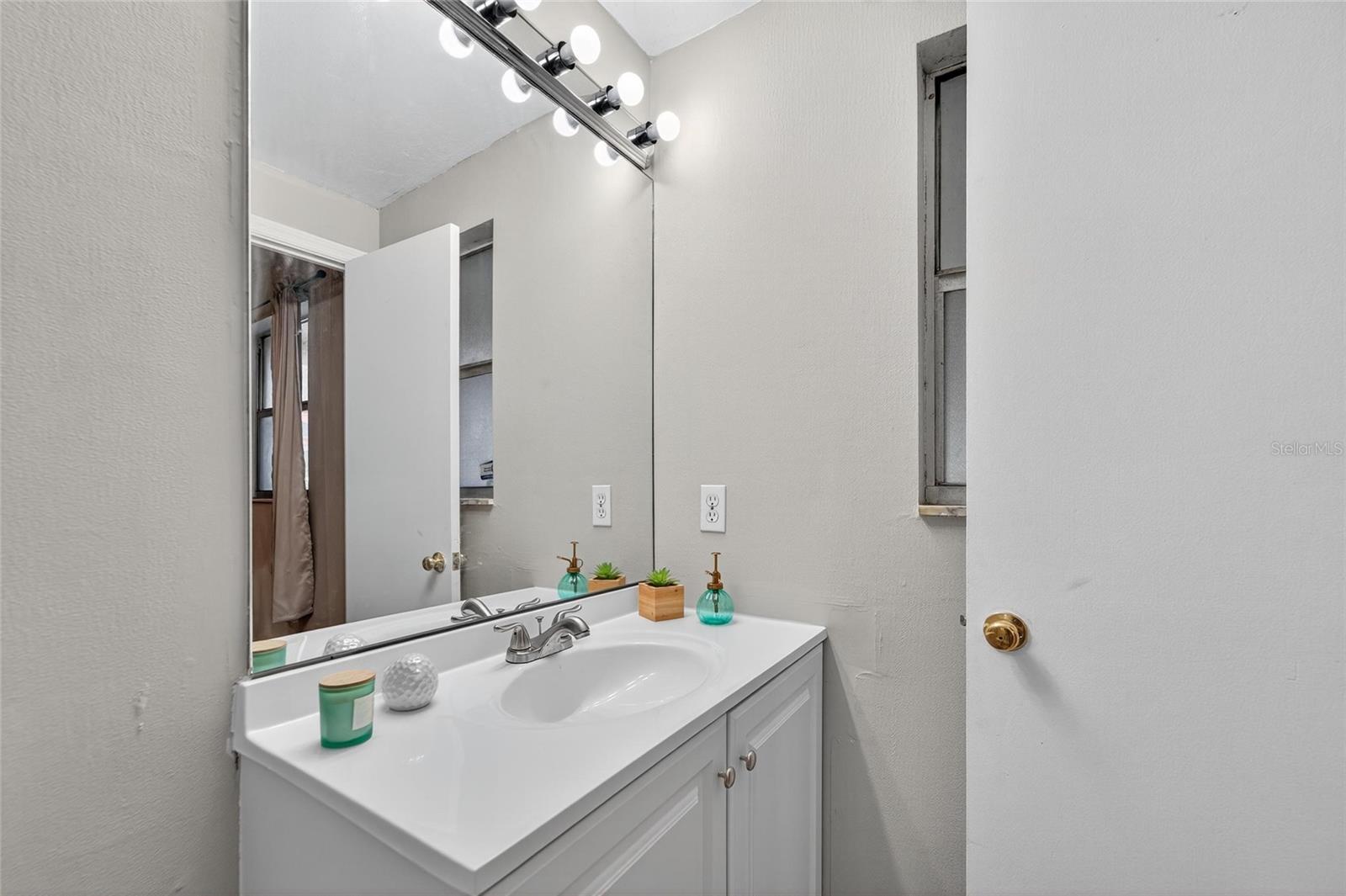 1712 VILLAGE CT, BRANDON, FL, 33511