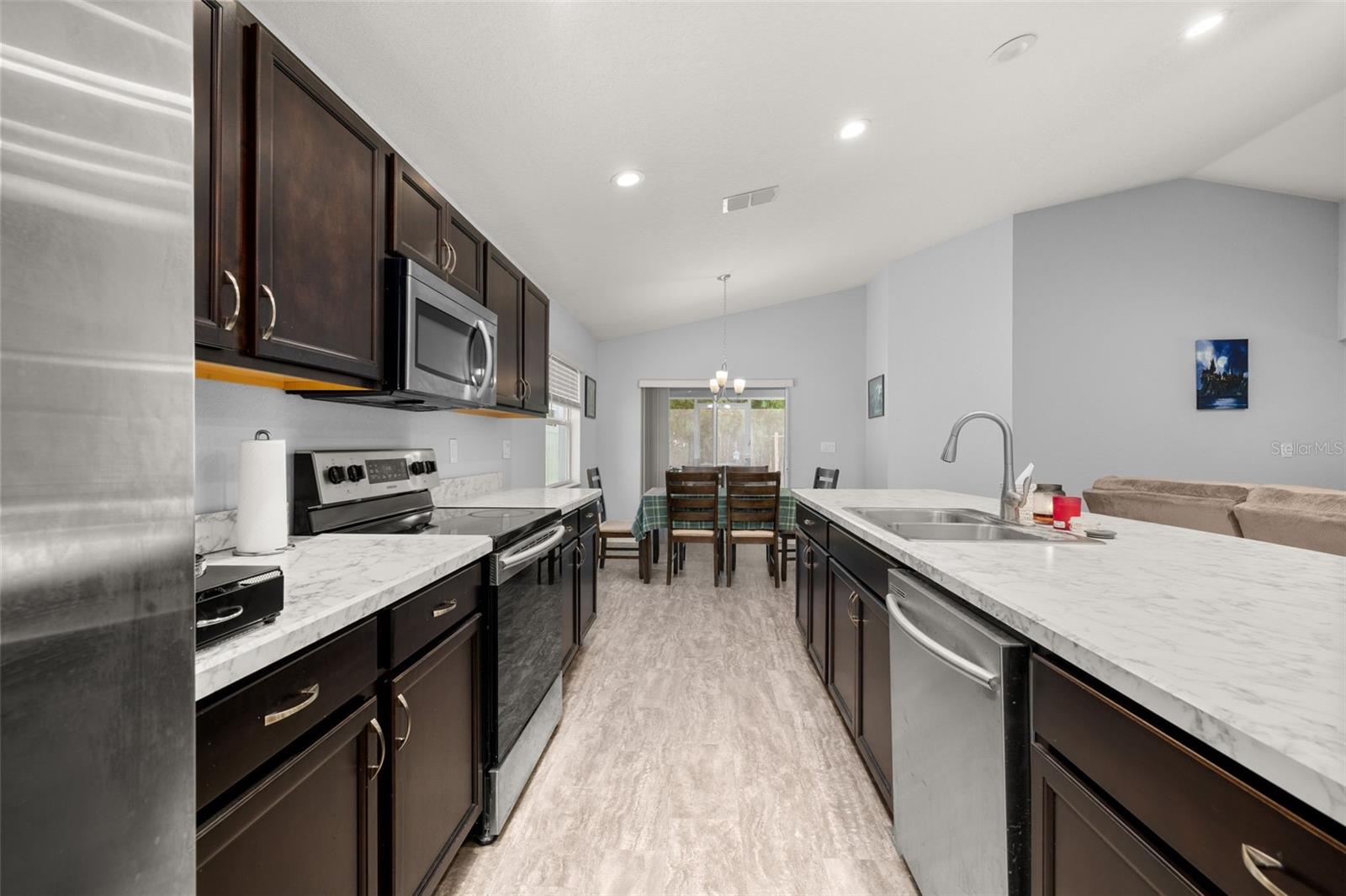 1052 RIVERSHORE AVE, LAKELAND, FL, 33809