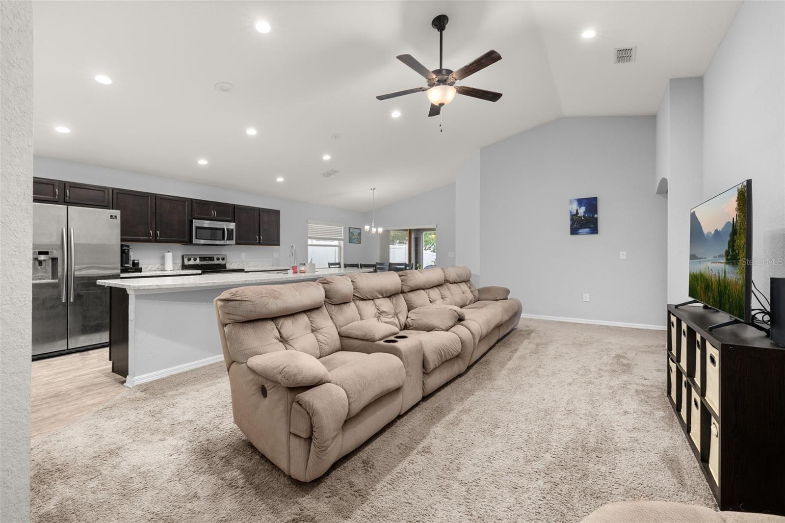 1052 RIVERSHORE AVE, LAKELAND, FL, 33809