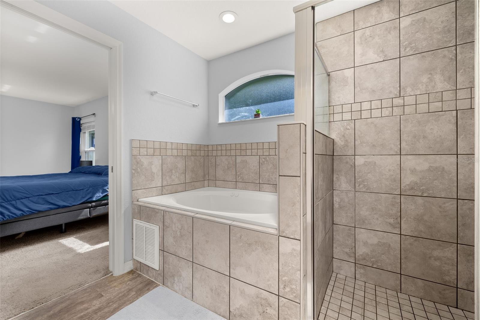 1052 RIVERSHORE AVE, LAKELAND, FL, 33809