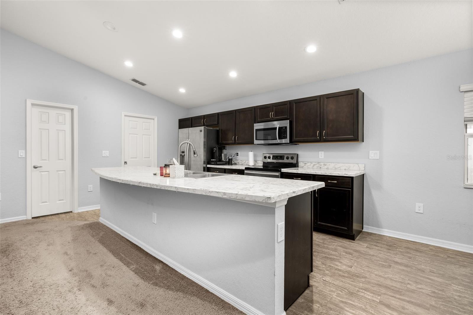 1052 RIVERSHORE AVE, LAKELAND, FL, 33809