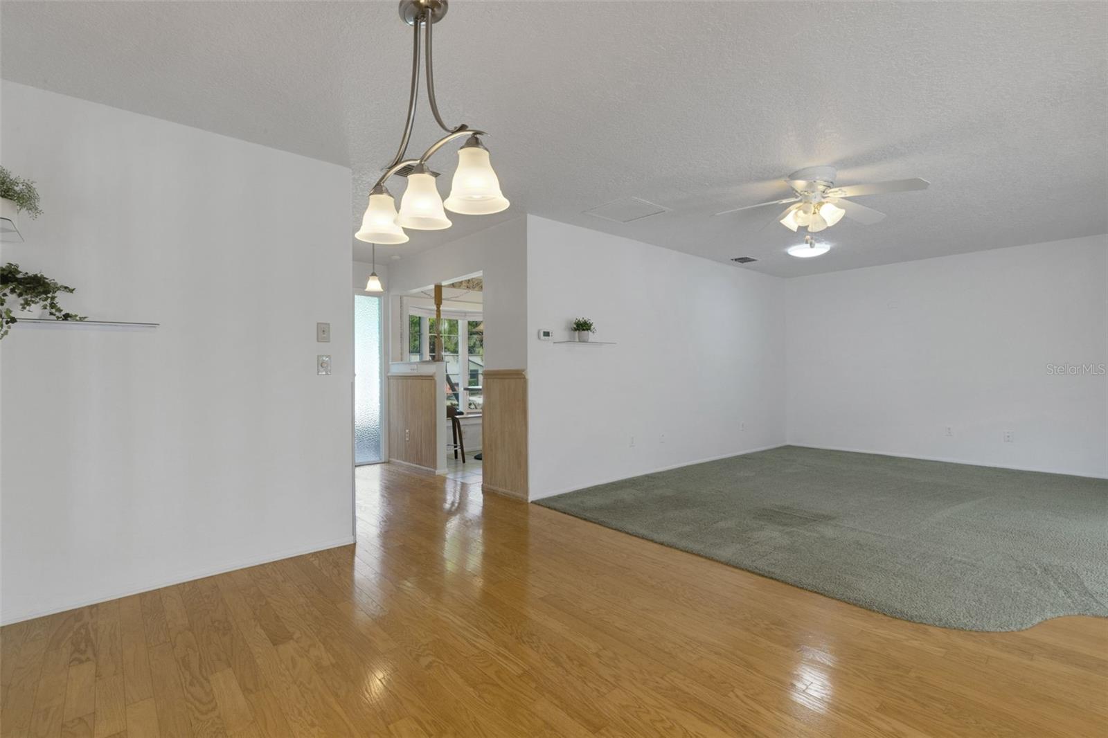 Dining room Table space