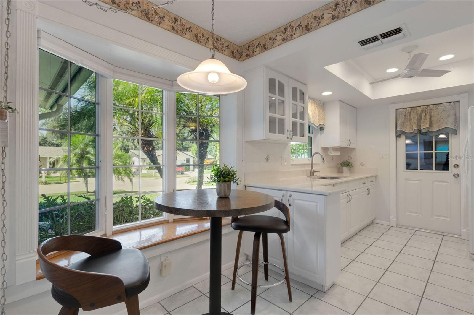 Updated Eat in kitchen