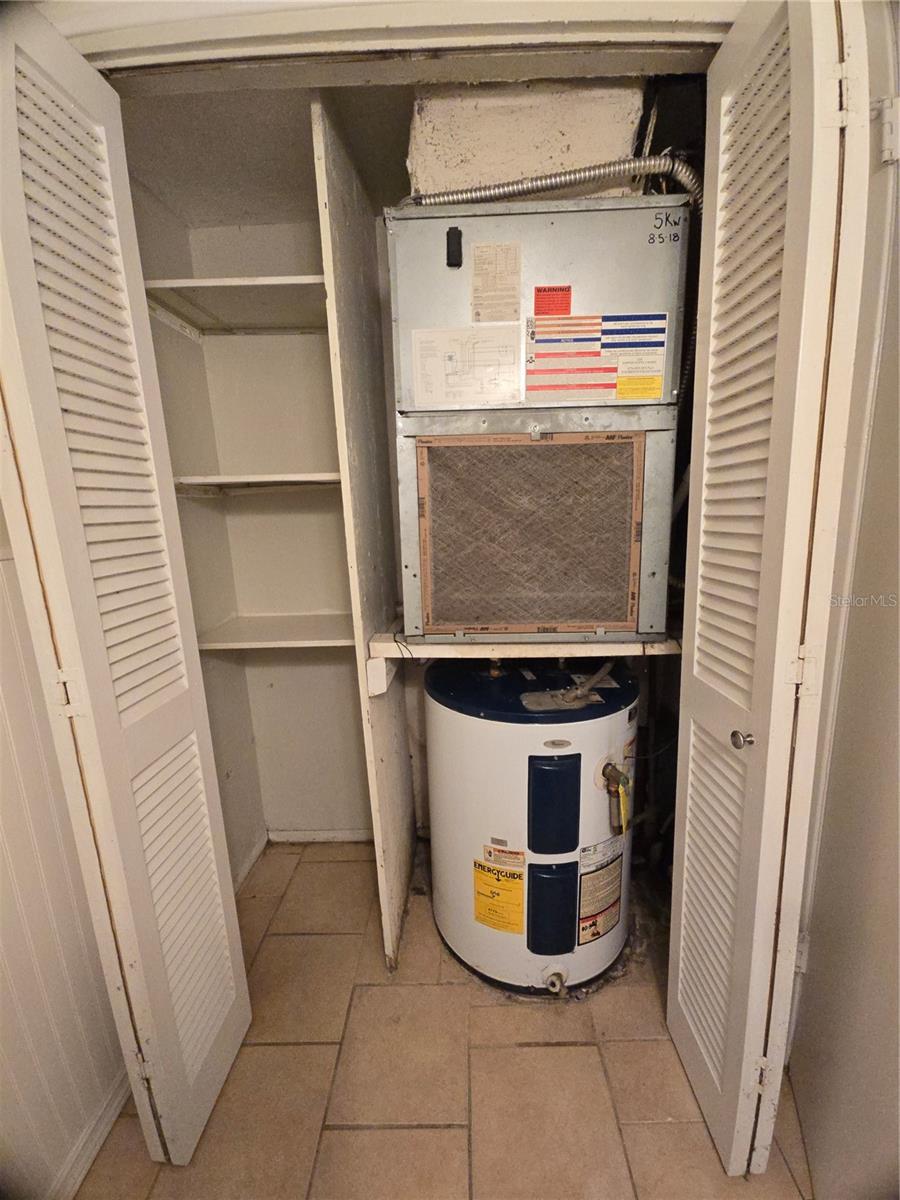 1836 N CRYSTAL LAKE DR #12, LAKELAND, FL, 33801