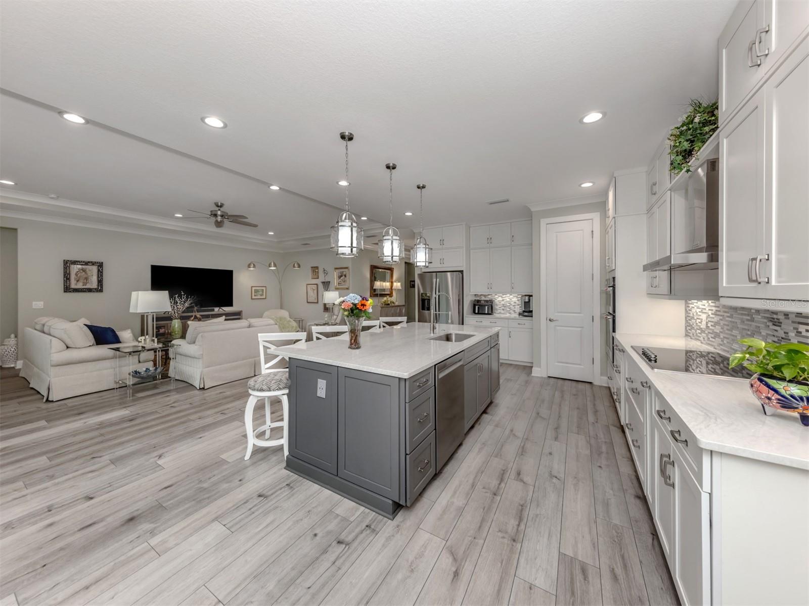 592 MISTIFLOWER CIR, NOKOMIS, FL, 34275