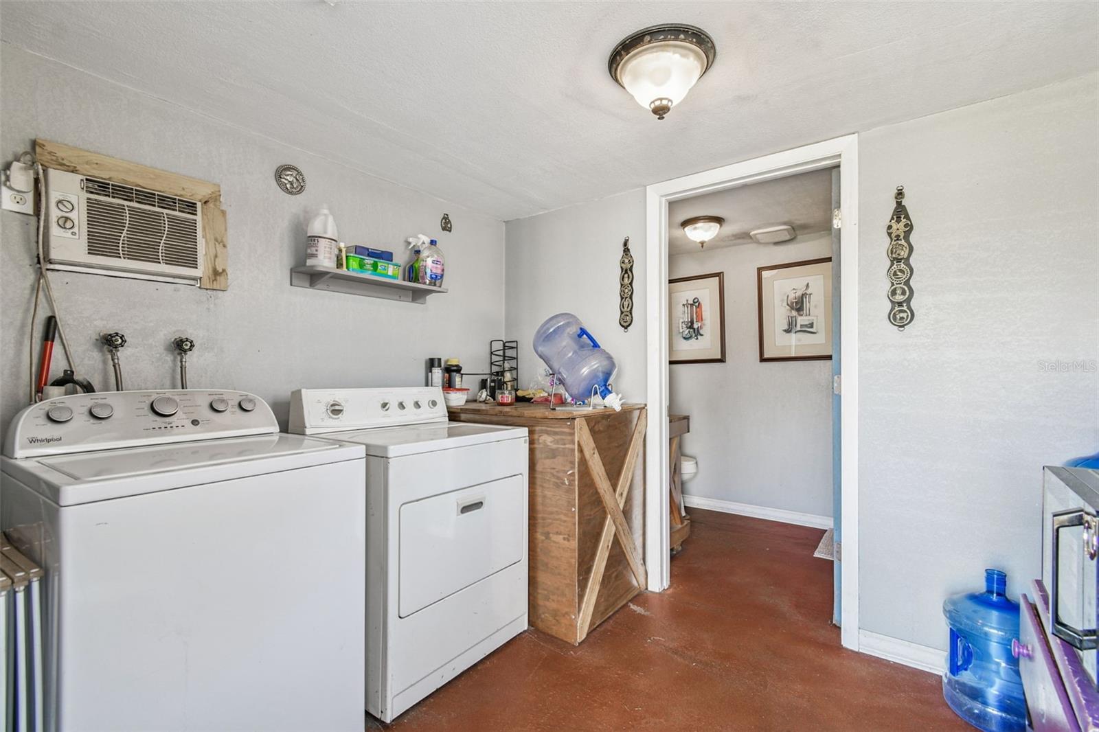 Washer. dryer, bath next to apt