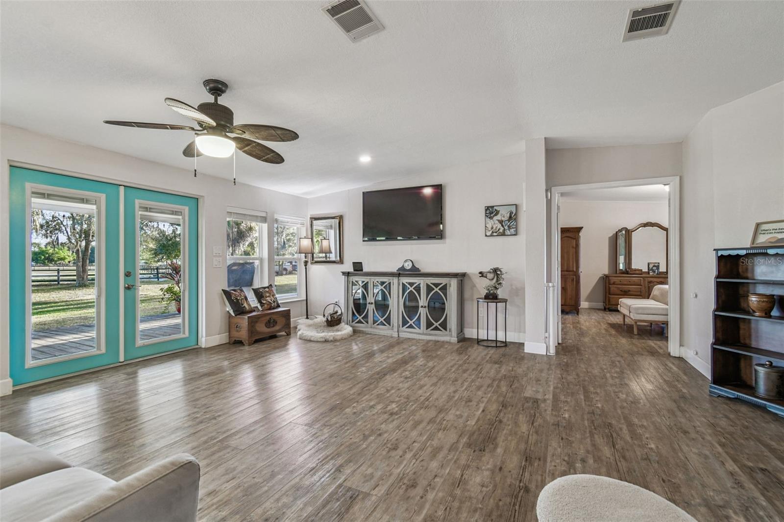 New LVP floors throughout