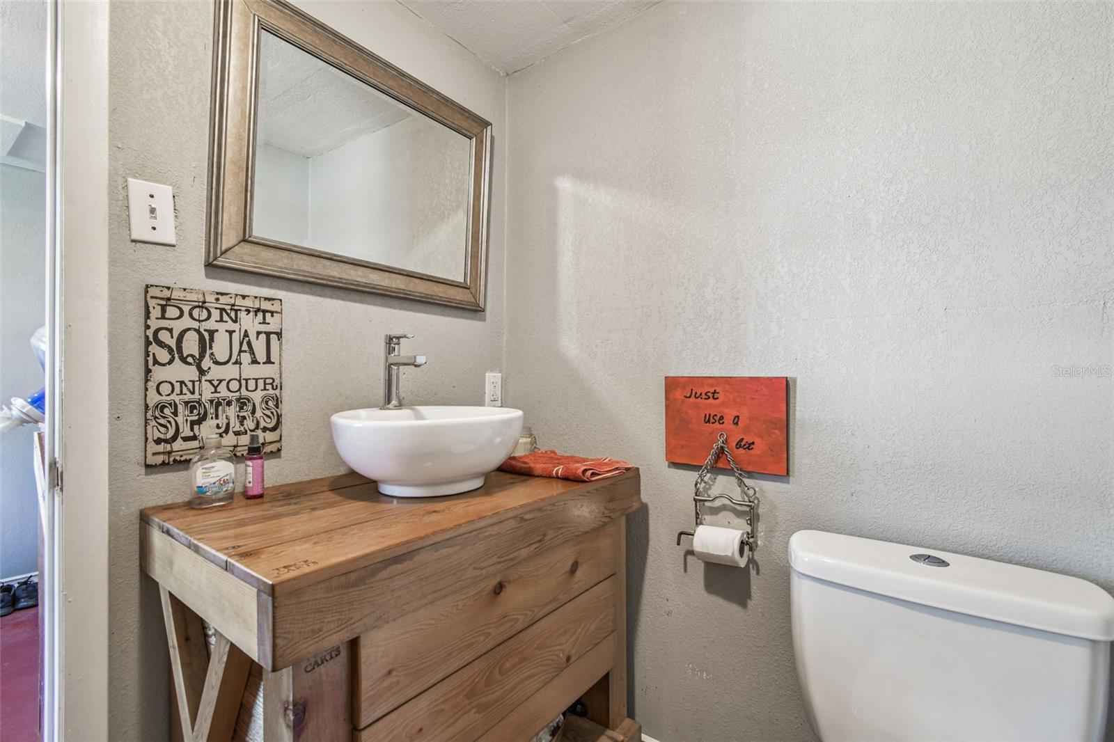 Barn/apartment bathroom