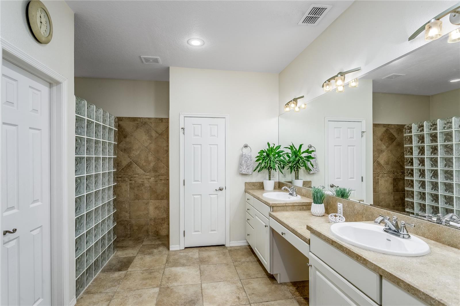 22454 WEEKS BLVD, LAND O LAKES, FL, 34639