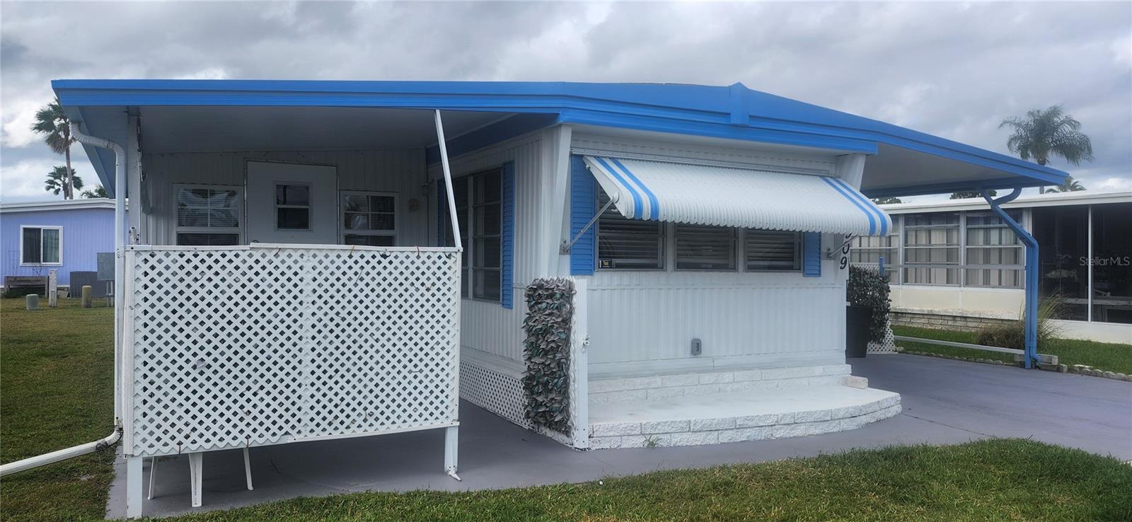 W7880081 Property Photo