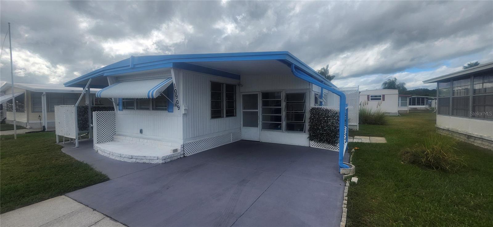 W7880081 Property Photo