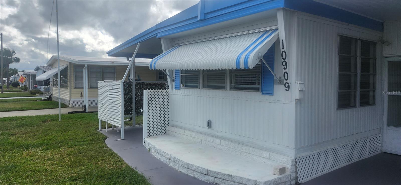 W7880081 Property Photo