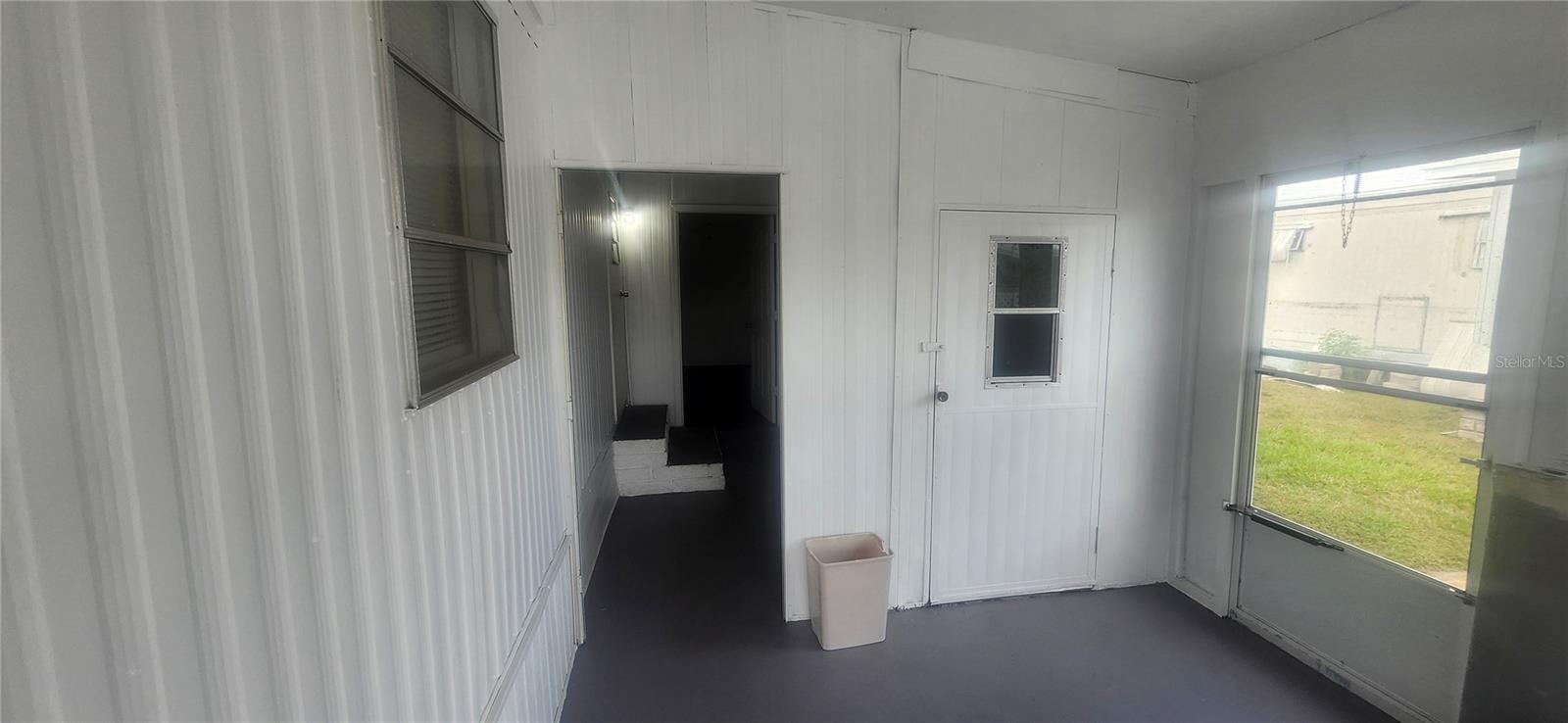 W7880081 Property Photo