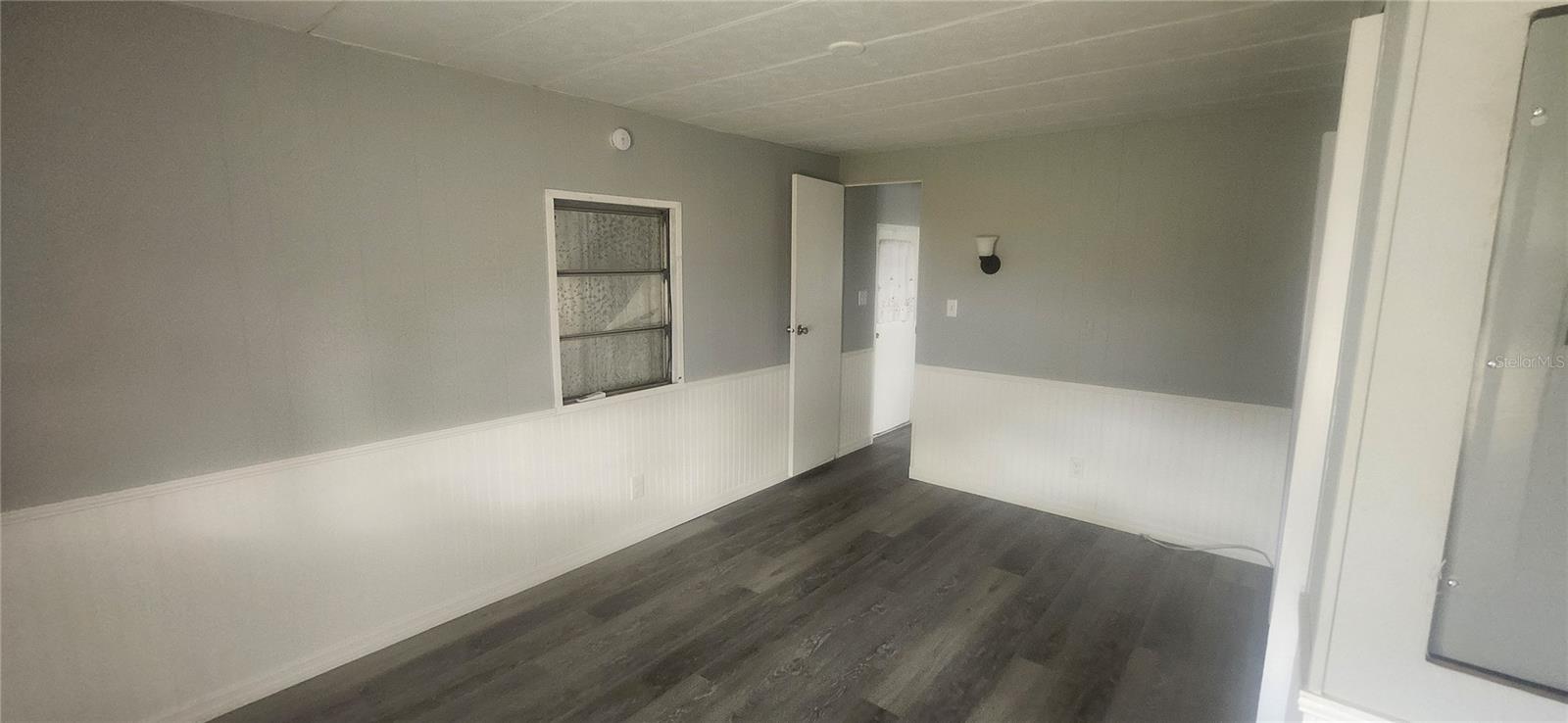 W7880081 Property Photo