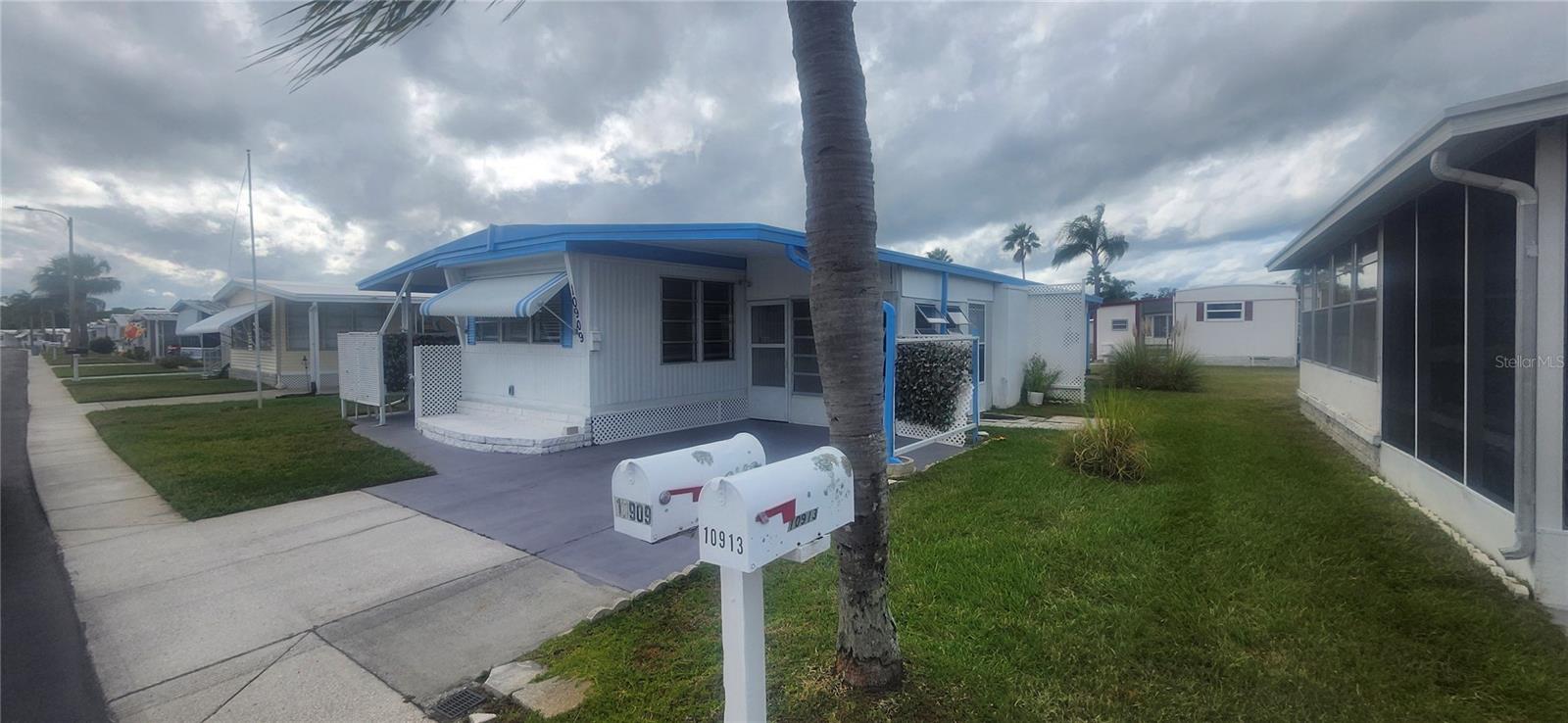 W7880081 Property Photo