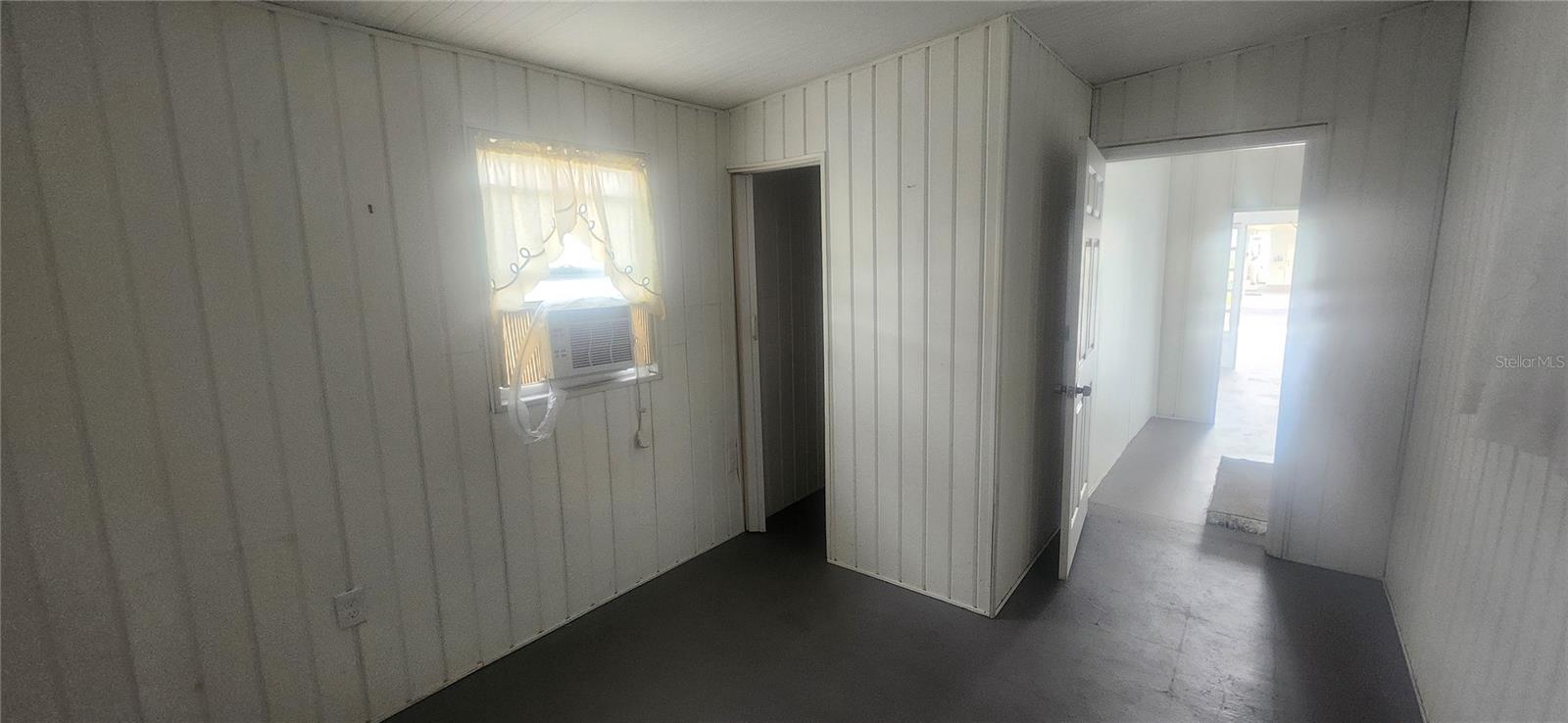 W7880081 Property Photo