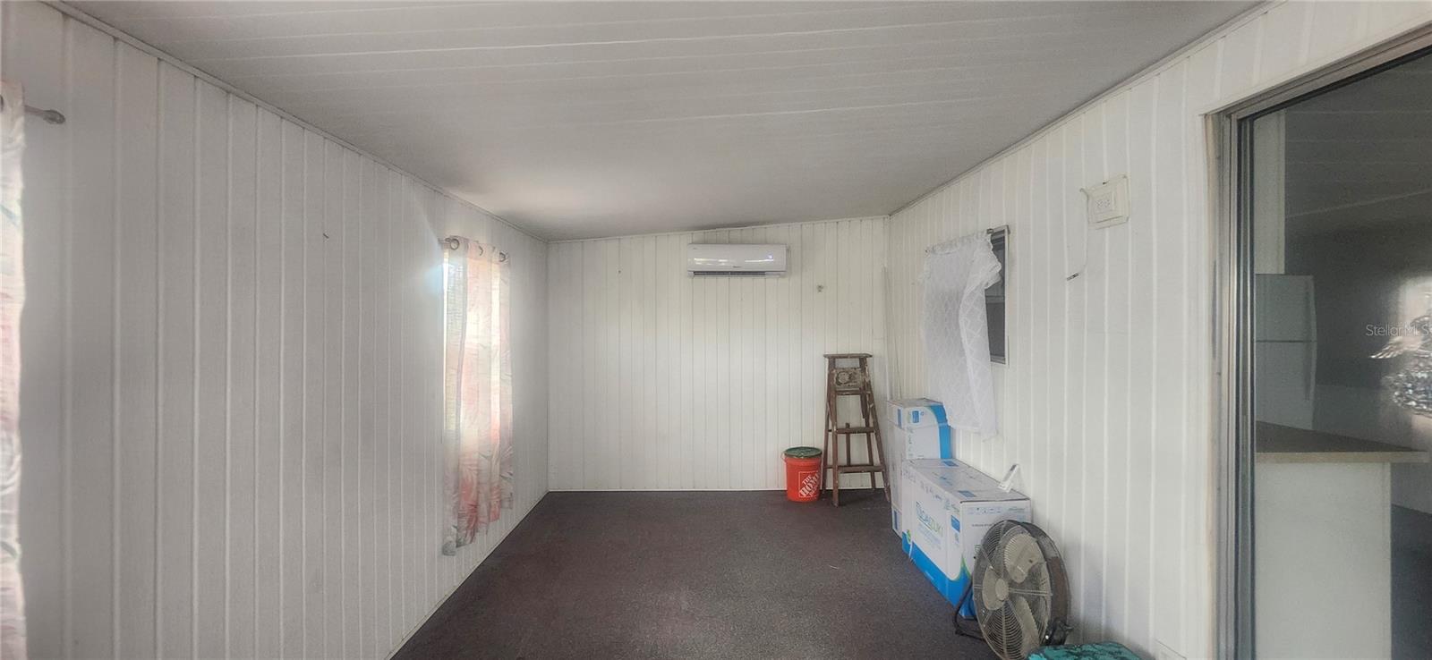 W7880081 Property Photo