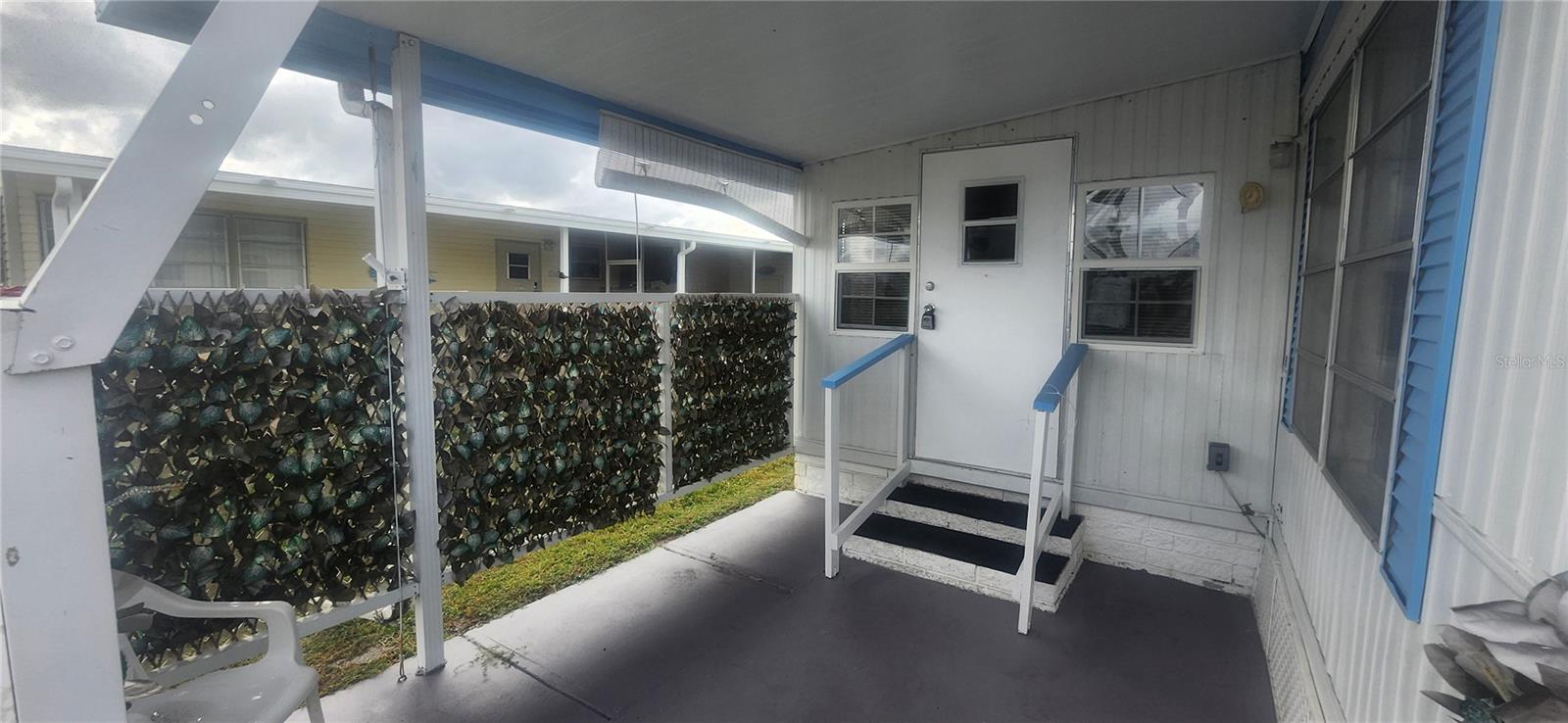 W7880081 Property Photo