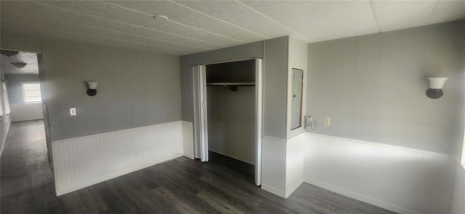 W7880081 Property Photo