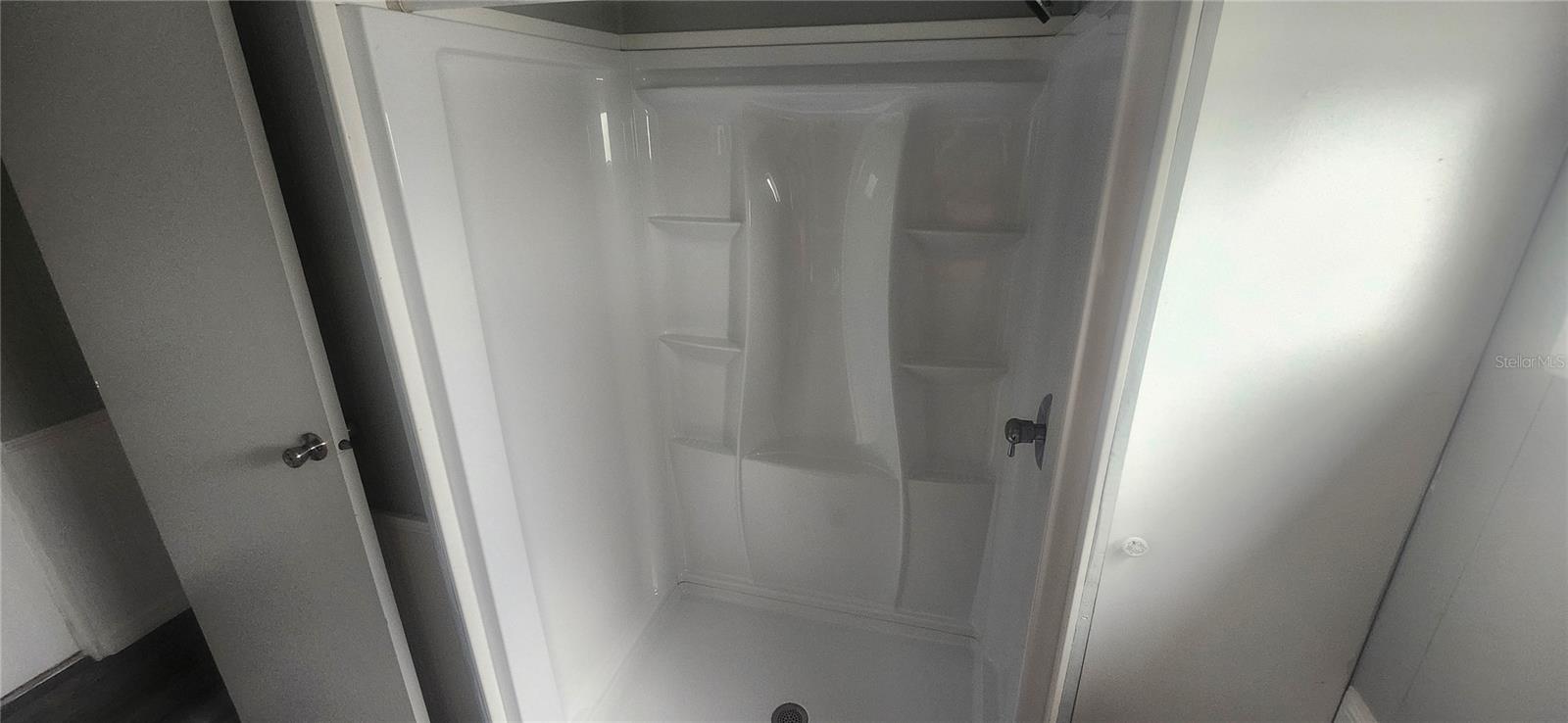 W7880081 Property Photo