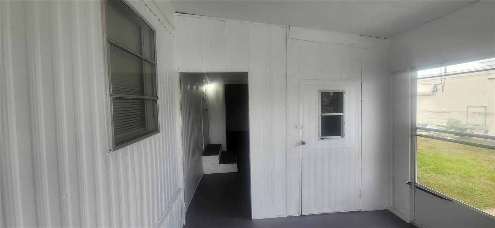 W7880081 Property Photo