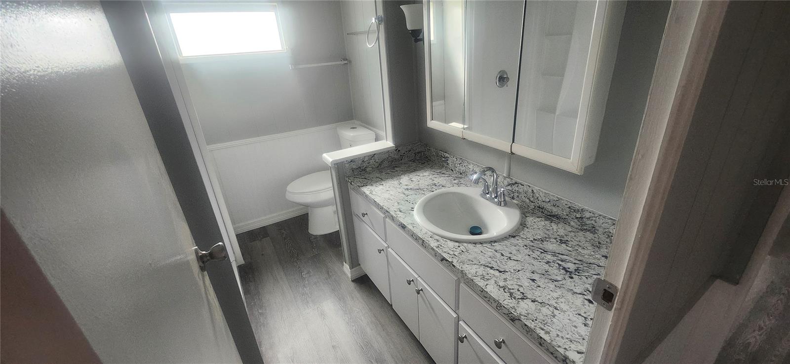 W7880081 Property Photo