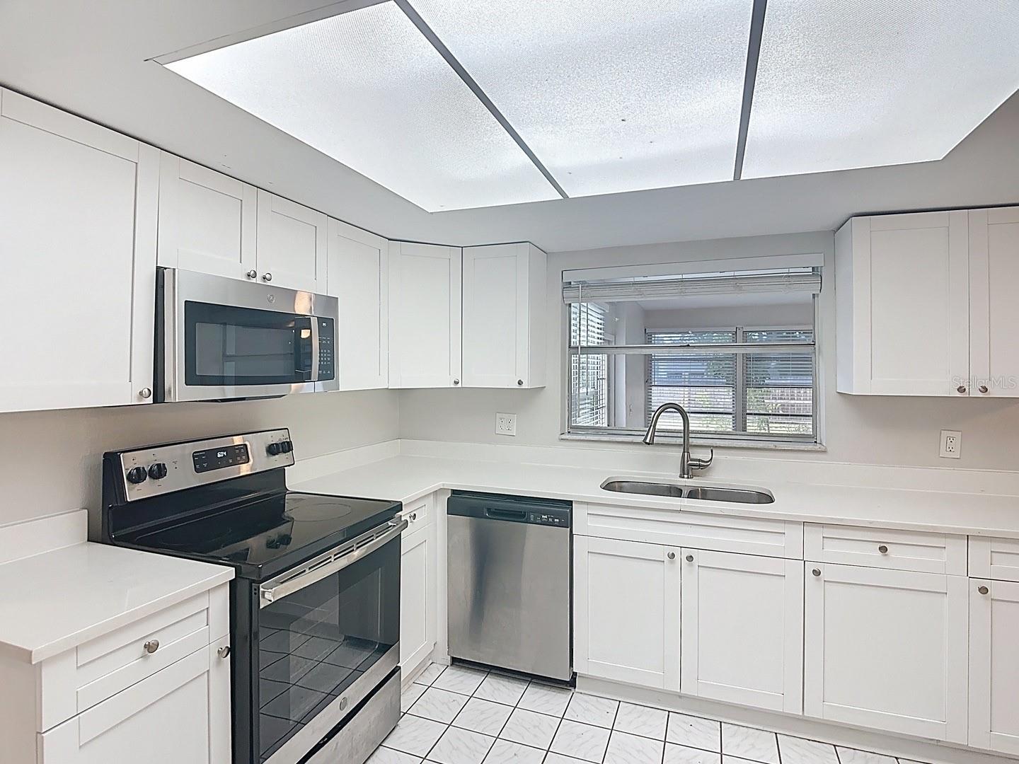 11320 CURRIE LN, LARGO, FL, 33774